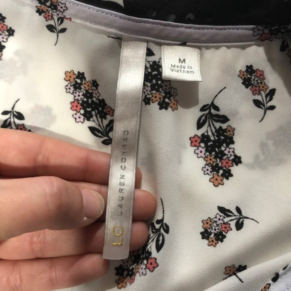 LC Lauren Conrad white floral sleeveless blouse M - Picture 5 of 6